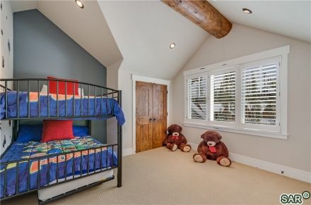 21 Regent Dr photo 24
