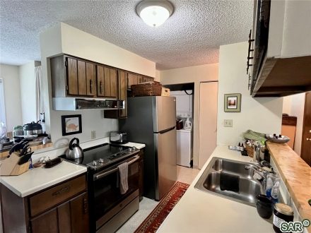Condo in Lake Haus Condo, Dillon — photo 3 Condo in Lake Haus Condo, Dillon, CO — photo 3 (MLS S374500)