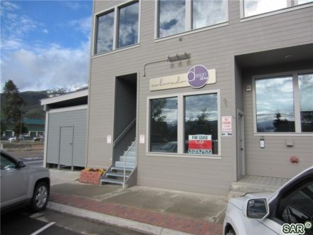 620 E Main St photo 3