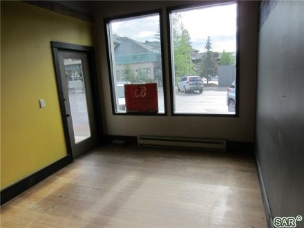 620 E Main St photo 4