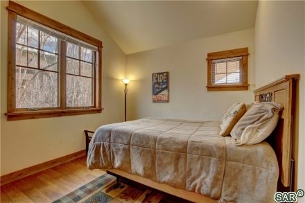 264 Caravelle Dr photo 11