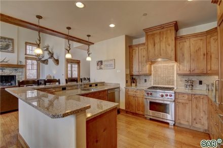 264 Caravelle Dr photo 7