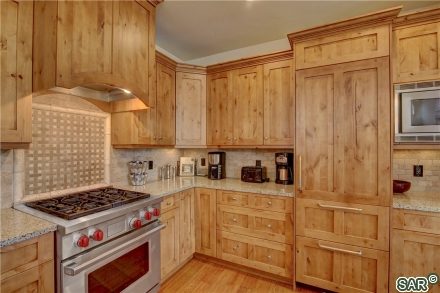 264 Caravelle Dr photo 8