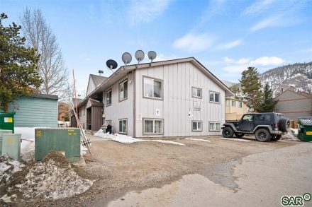519 Teller St photo 22