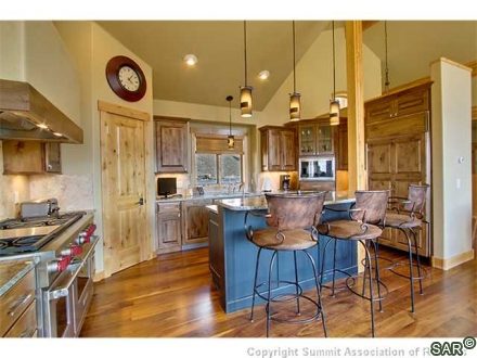 567 Highlands Dr photo 4