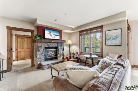 Condo in Mountain Thunder Lodge, Breckenridge, CO — photo 4 (MLS S374912)