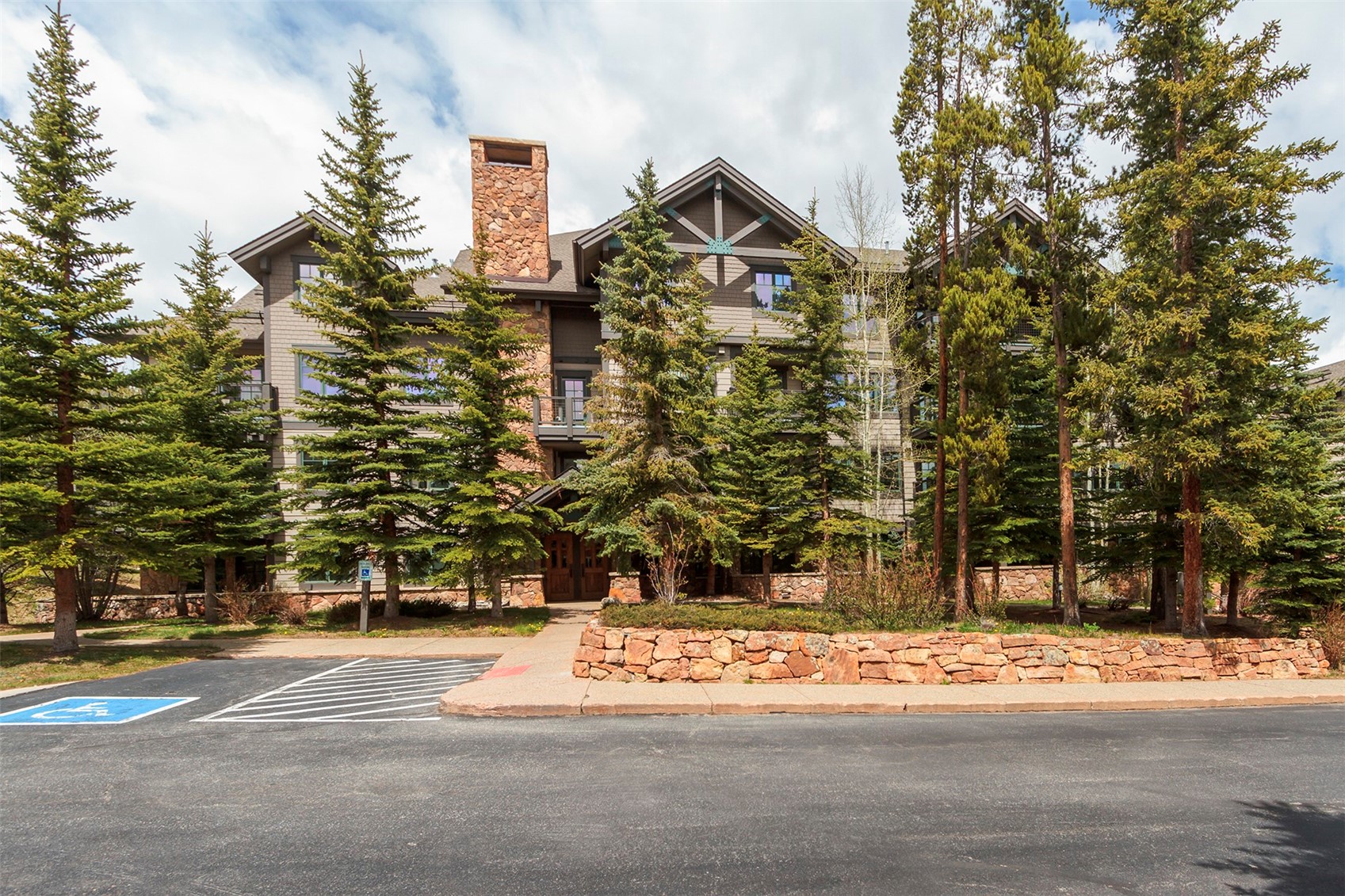 35 Mountain Thunder Dr, Breckenridge, CO — main photo