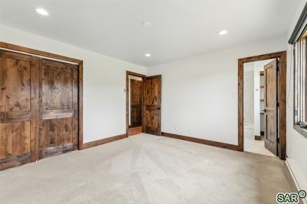 815 Summit Dr photo 14