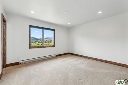 815 Summit Dr photo 17