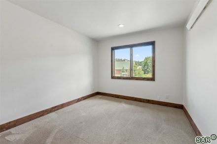 815 Summit Dr photo 21