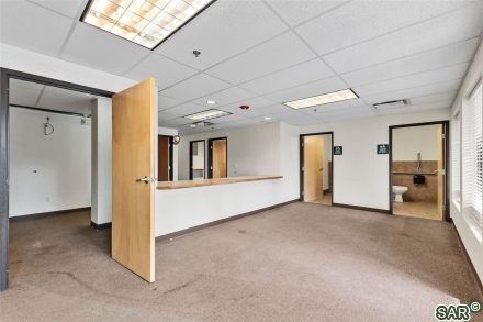 114 Village Pl photo 36