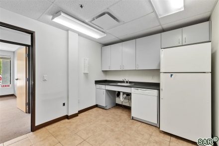 114 Village Pl photo 4