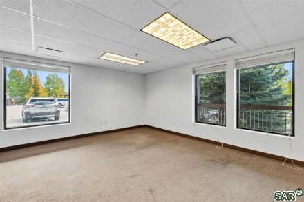 114 Village Pl photo 5