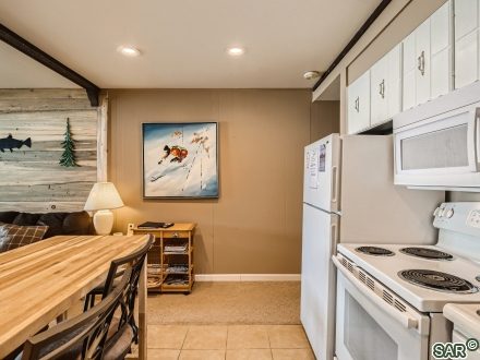 401 W La Bonte St photo 14