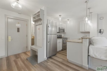 100 S Park Ave photo 11