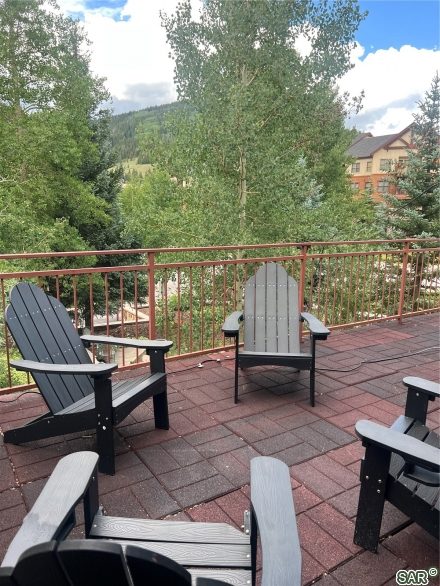 Condo in Village Point Condo, Copper Mountain — photo 3 Condo in Village Point Condo, Copper Mountain, CO — photo 3 (MLS S375317)