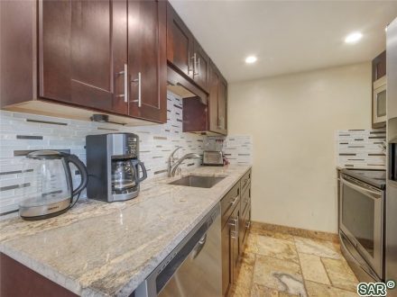 506 Pitkin St photo 20