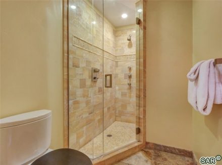 506 Pitkin St photo 28
