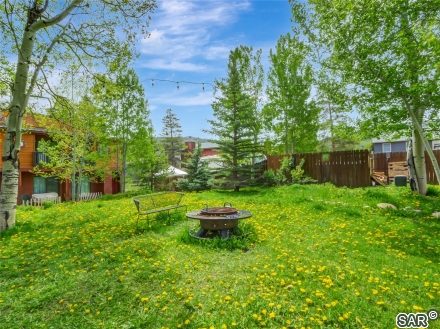 506 Pitkin St photo 36