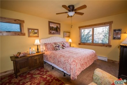 1570 Badger Lane photo 4