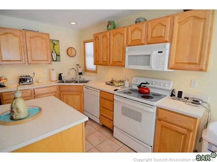 327 Twenty Grand Dr photo 4