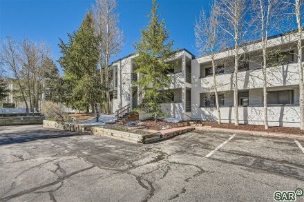 Condo in East Bay Condo, Dillon — photo 1 Condo in East Bay Condo, Dillon, CO — photo 1 (MLS S375526)