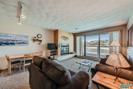 Condo in East Bay Condo, Dillon — photo 3 Condo in East Bay Condo, Dillon, CO — photo 3 (MLS S375526)
