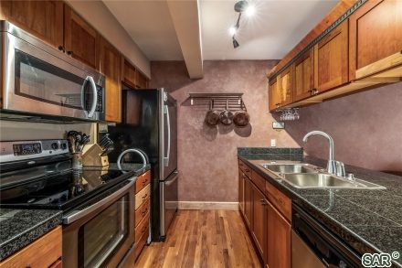 1001 Grandview Dr photo 8