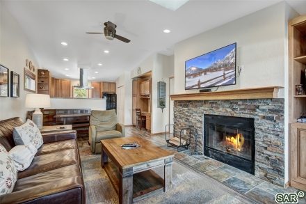 Condo in Hideaway Condo, Breckenridge — photo 4 Condo in Hideaway Condo, Breckenridge, CO — photo 4 (MLS S375580)