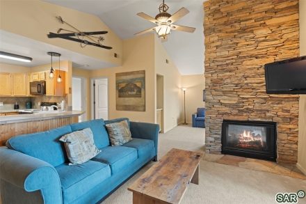 1507 Point Dr photo 7