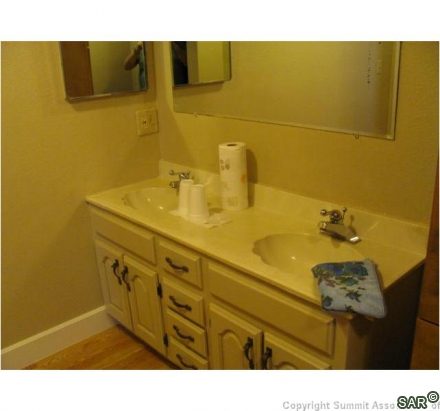 101 Reliance Dr photo 14