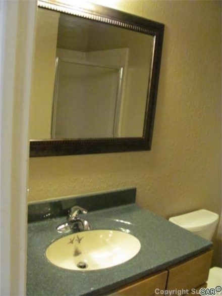101 Reliance Dr photo 16