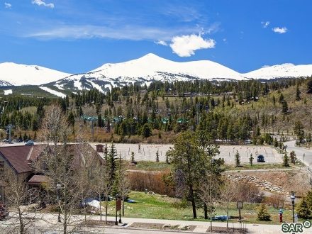 Condo in Gold Creek, Breckenridge — photo 1 Condo in Gold Creek, Breckenridge, CO — photo 1 (MLS S375842)