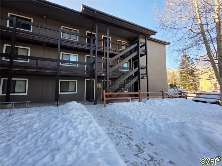 Condo in Ptarmigan, Breckenridge — photo 1 Condo in Ptarmigan, Breckenridge, CO — photo 1 (MLS S375899)
