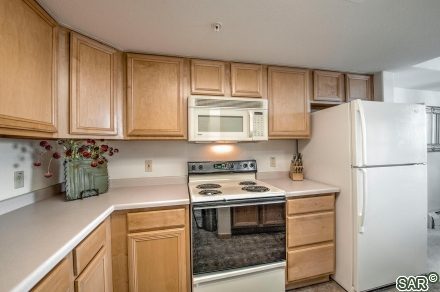 980 Lakepoint Dr photo 15