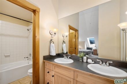 100 Dercum Square 8365 photo 25