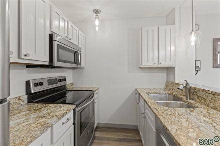 100 S Park Ave photo 10