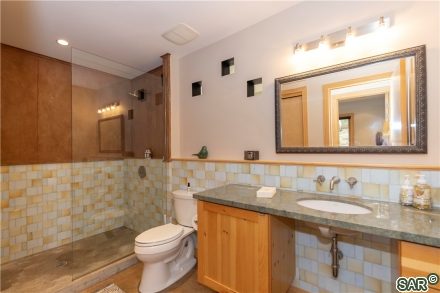 495 Delaware Dr photo 21