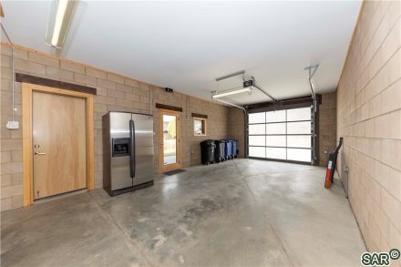 495 Delaware Dr photo 25