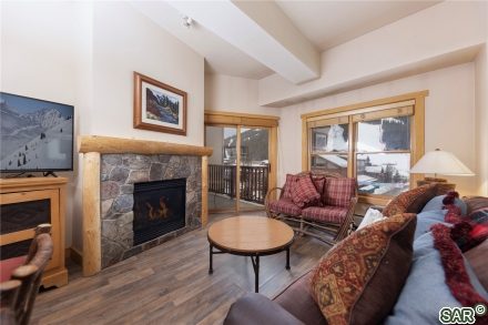 Condo in Copper Springs Lodge, Copper Mountain — photo 2 Condo in Copper Springs Lodge, Copper Mountain, CO — photo 2 (MLS S376495)