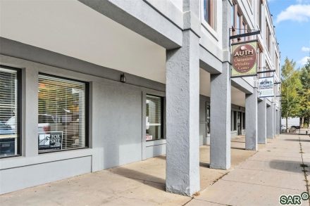 114 Village Pl photo 25