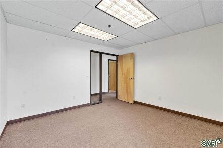 114 Village Pl photo 8