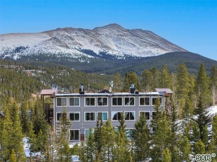 Condo in Tyrollean Terrace Condo, Breckenridge — photo 2 Condo in Tyrollean Terrace Condo, Breckenridge, CO — photo 2 (MLS S376622)