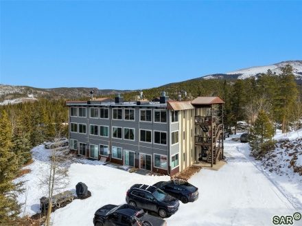 Condo in Tyrollean Terrace Condo, Breckenridge — photo 3 Condo in Tyrollean Terrace Condo, Breckenridge, CO — photo 3 (MLS S376622)