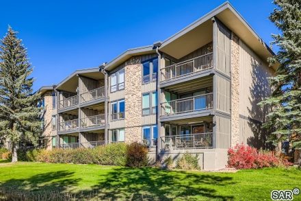 160 E La Bonte St photo 10