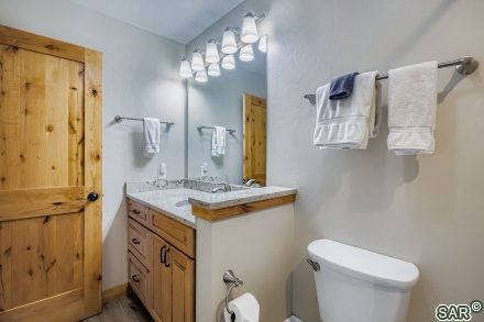 160 E La Bonte St photo 21