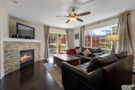 293 Pelican Circle 1807 photo 2