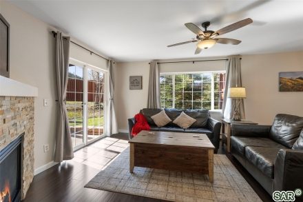 293 Pelican Circle 1807 photo 4