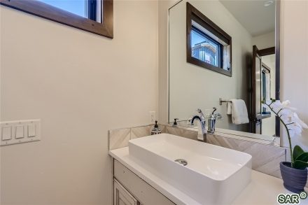 536 Beeler Pl photo 16