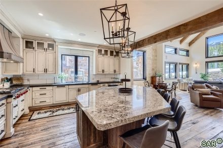 536 Beeler Pl photo 9
